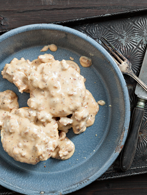 Cat Head Biscuits with Sawmill Gravy