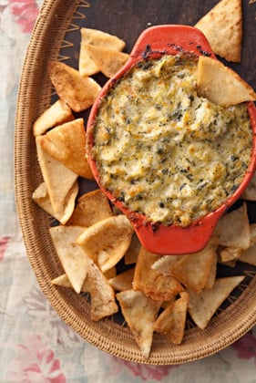 Creamy Artichoke and Spinach Dip with Pita Chips Thumbnail