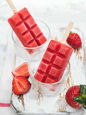 Strawberry and Cream Popsicles Thumbnail