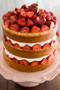 Savannah Strawberry Tall Cake Thumbnail