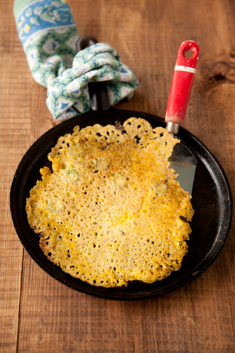 ramblings on cast iron: the Paula Deen hoecake pan