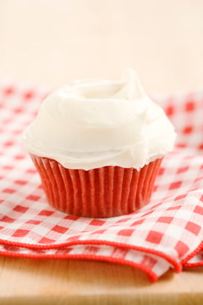 Red Velvet Cupcakes with Cream Cheese Frosting Thumbnail