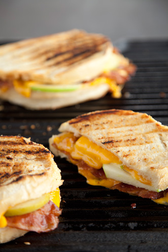 Grilled Apple, Bacon and Cheddar Sandwich with Roasted Red Onion Mayo Thumbnail