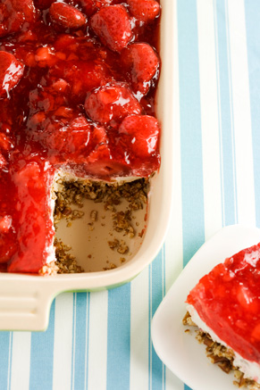 Strawberry Pretzel Salad Thumbnail