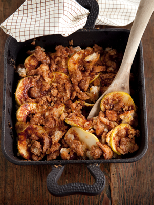 OH CRUMBS !: APPLE, CRANBERRY AND CINNAMON CHARLOTTE CAKE