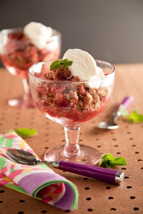 Lighter Strawberry Rhubarb Ginger Crisp Thumbnail