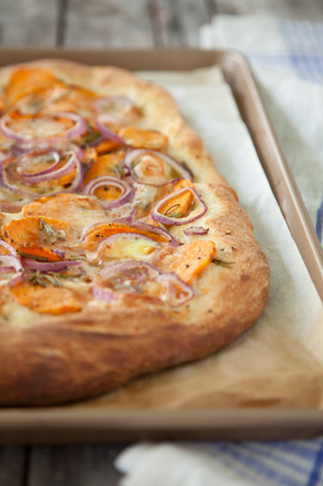 Smoked Gouda and Sweet Potato Pizza Thumbnail