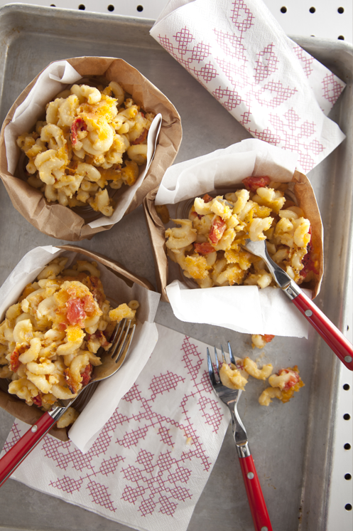 Tomato Basil Mac and Cheese Mini Casseroles Thumbnail