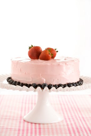 Simply Delicious Strawberry Cake Recipe