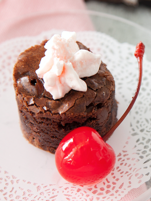 Fudge Brownie Bites with Cherry Mousse Thumbnail