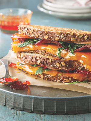 Spicy Cheddar-Apple-Bacon Grilled Cheese Thumbnail