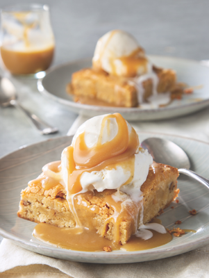 Pecan Blondies with Vanilla Caramel Recipe