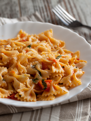 Baked Feta Pasta with Cherry Tomatoes