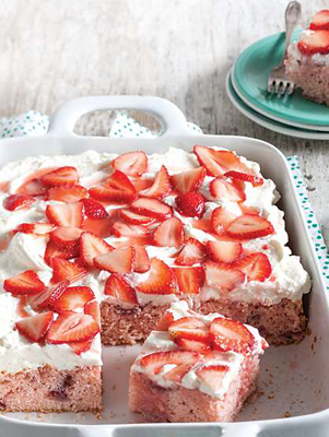 Fresh Strawberry Sheet Cake Thumbnail