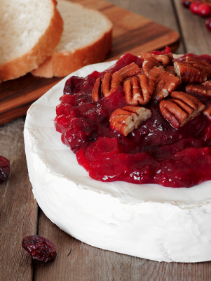 Cranberry Pecan Baked Brie - bell' alimento