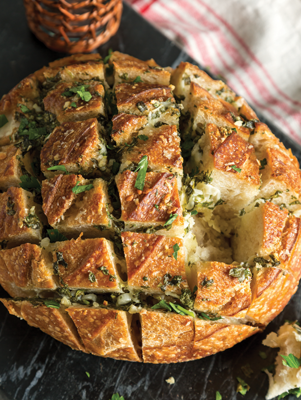 Pull-Apart Garlic-Herb Bread Thumbnail