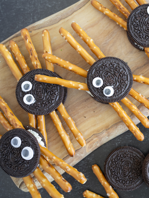 Sandwich Cookie Spiders Thumbnail