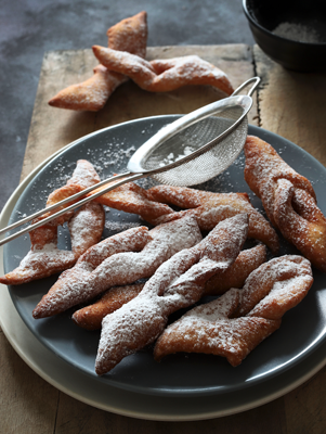 Fried Norwegian Cookies Thumbnail