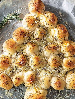 Cheese-Stuffed Pull-Apart Christmas Tree Rolls Thumbnail